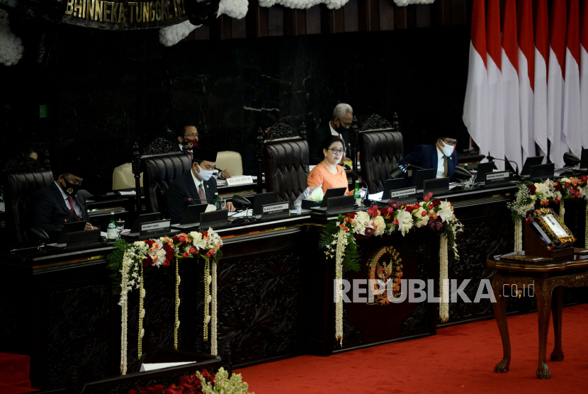 Suasana pembukaan masa persidangan I DPR tahun 2020-2021 di Kompleks Parlemen, Senayan, Jakarta, Jumat (14/8).Prayogi/Republika.