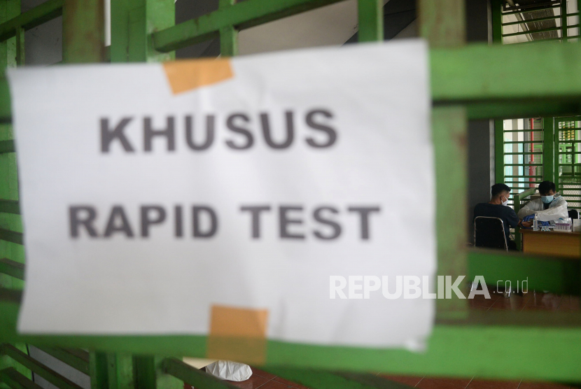 Pelaksanaan rapid test (ilustrasi)