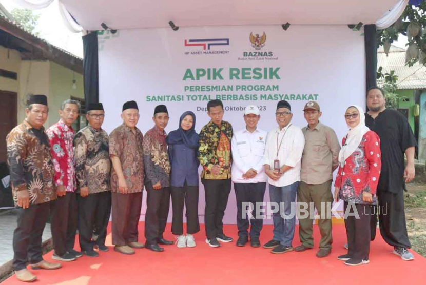 Baznas bersama PT Henan Putihrai Asset Management meresmikan Sanitasi Total Berbasis Masyarakat (STBM) di Sawangan, Depok, Jumat (6/10/2023). 