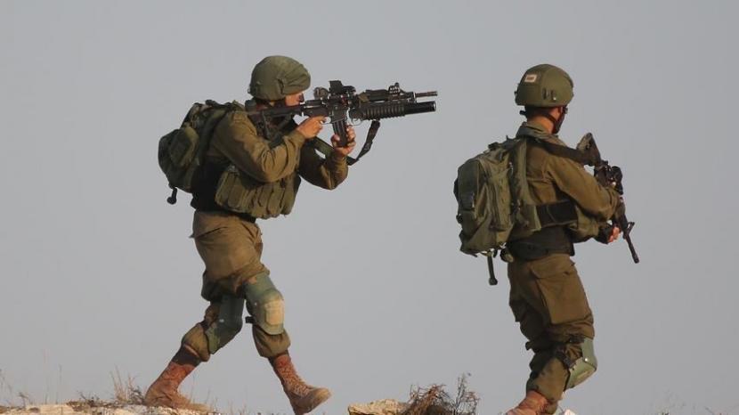 Israel mengancam akan memberikan tanggapan militer terhadap Lebanon, satu hari setelah Tel Aviv menembak jatuh sebuah drone Hizbullah di tengah ketegangan atas sengketa perbatasan laut.