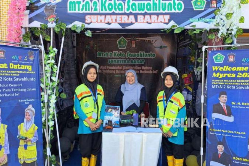 Dua siswa MTs dari Sawahlunto di Sumatera Barat menciptakan alat pendeteksi kebocoran gas yang mudah terbakar karena termotivasi banyaknya ledakan di tambang di daerahnya, Kamis (7/9/2023).