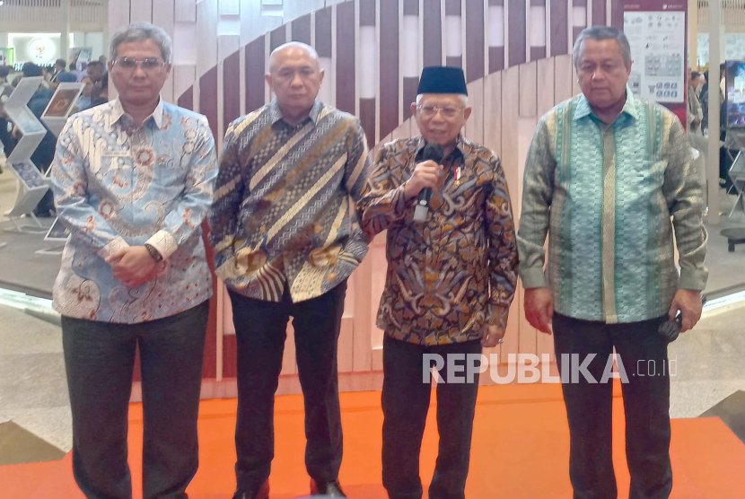 Vice President KH Maruf Amin after opening the 10th Indonesia Sharia Economic Festival (ISEF) 2023 at Jakarta Convention Center (JCC), Senayan, Thursday (26/10/2023).