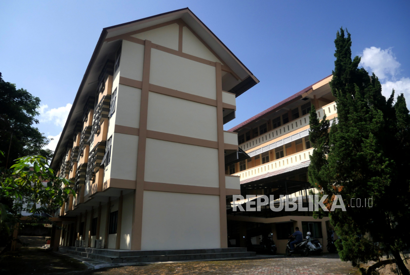 Gedung Rusunawa UII di Sleman, Yogyakarta, Senin (7/6). Pemkab Sleman akan menjadikan Rusunawa UII menjadi salah satu shelter isolasi Covid-19. Namun, penyiapan Rusunawa UII ini untuk antisipasi jika shelter Covid-19 yang sudah ada penuh.