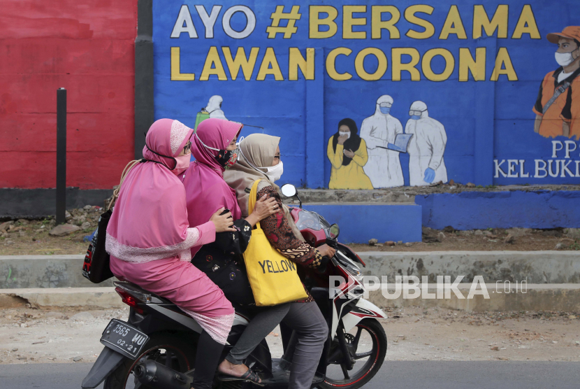 Wagub DKI Jakarta minta warga Jakarta mengendalikan diri dengan tetap berada di rumah di masa libur akhir tahun.