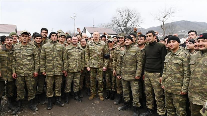 Satu jenderal dan 35 perwira militer Turkş akan segera memulai tugas di pusat pemantauan gencatan senjata di Karabakh, kata Menhan Turki - Anadolu Agency