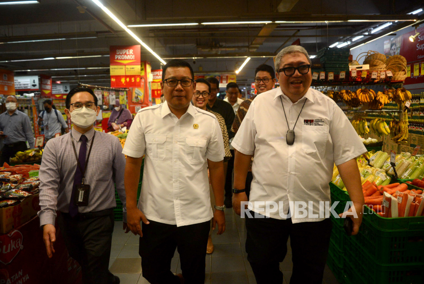 Kepala Badan Pangan Nasional/National Food Agency (NFA) Arief Prasetyo Adi (kedua kiri).