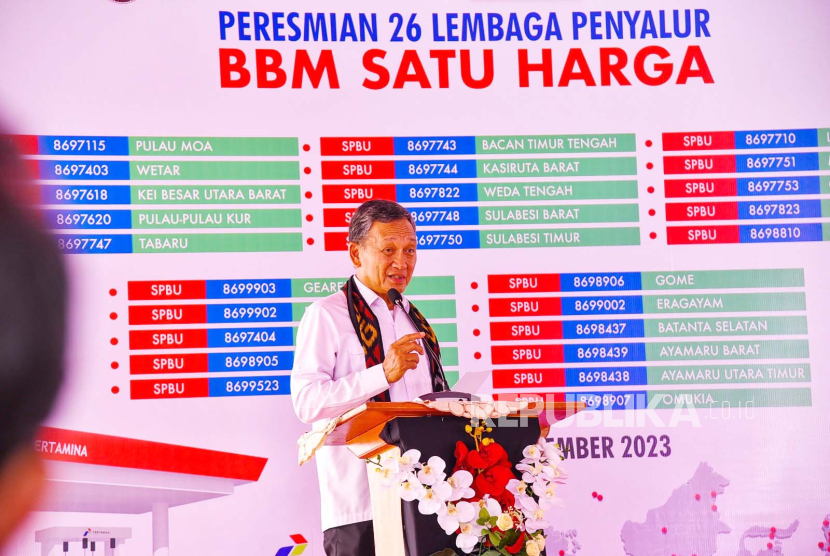 Menteri ESDM Arifin Tasrif meresmikan 26 titik BBM satu harga di Papua dan Maluku, Jumat (24/11/2023). 