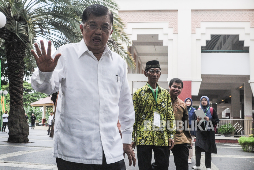 Ketua Umum Dewan Masjid Indonesia Jusuf Kalla. Mantan Wapres Jusuf Kalla mengusulkan presidential threshold diturunkan jadi 5 persen.