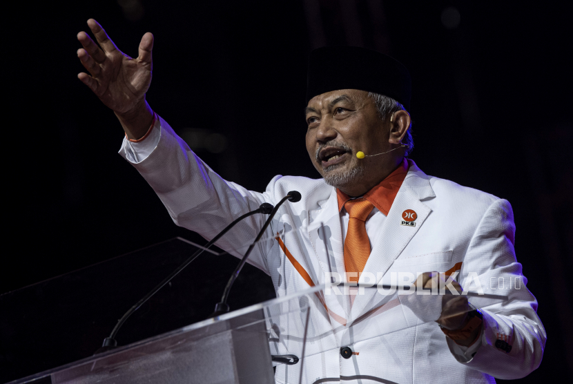 Presiden PKS Ahmad Syaikhu mengatakan partainya mengutamakan untuk membangun poros baru.