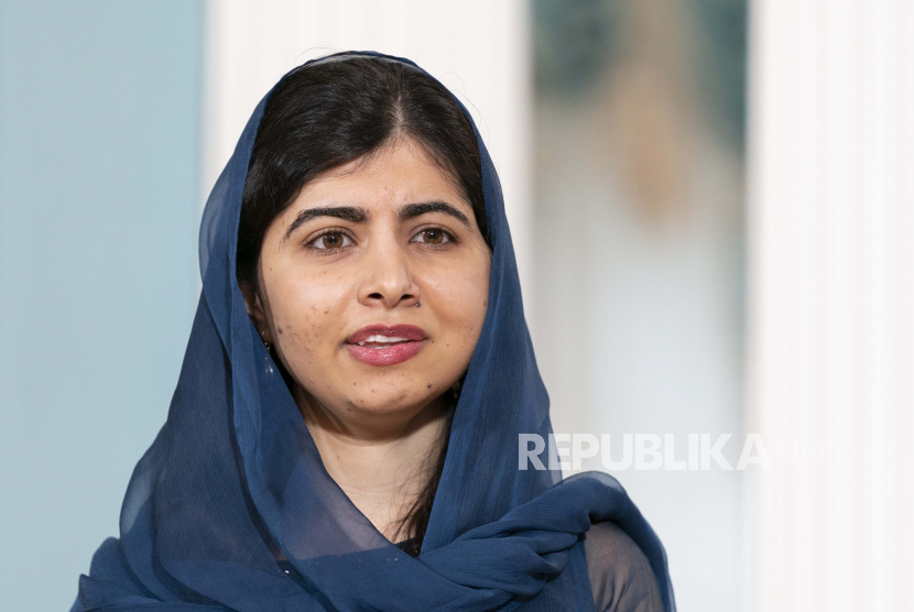 Aktivis Pakistan untuk pendidikan wanita dan penerima Hadiah Nobel Perdamaian Malala Yousafzai. Malala: Larangan Jilbab Siswi India Mengerikan