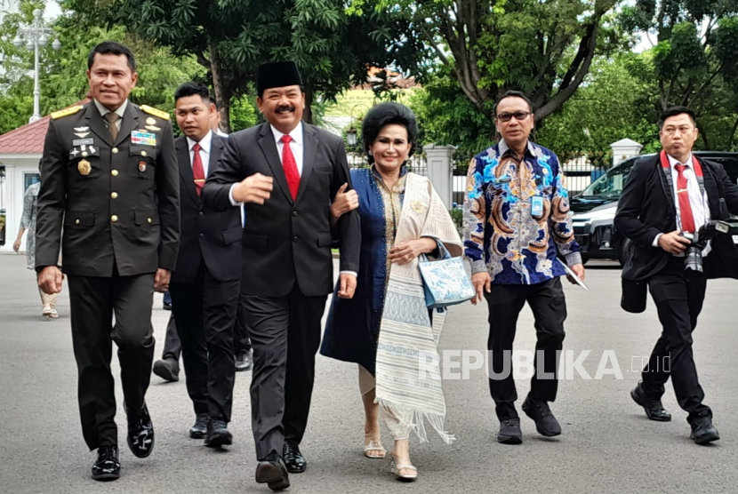 Menteri ATR/Kepala BPN Hadi Tjahjanto yang akan dilantik Presiden Joko Widodo (Jokowi) menjadi Menko Polhukam telah tiba di Kompleks Istana Kepresidenan, Jakarta, Rabu (21/2/2024).