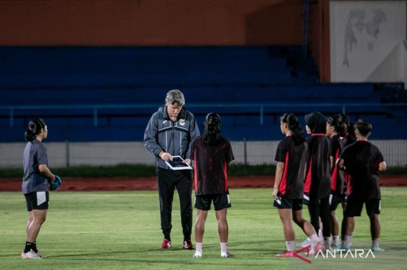 Timnas putri U-16 capai sebuah milestone, kata Timo Scheunemann.