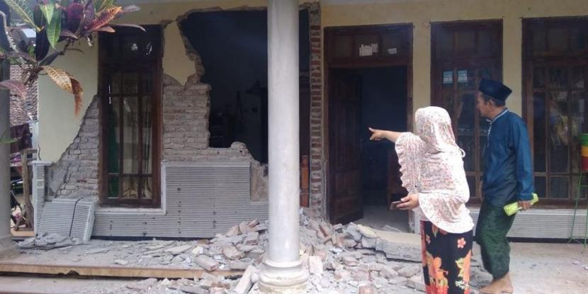 8 orang meninggal dunia dan 39 terluka akibat gempa di Malang.