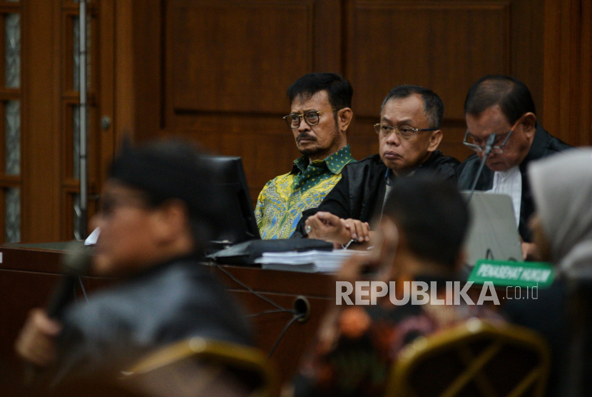 Terdakwa kasus dugaan pemerasan dan gratifikasi di Kementerian Pertanian, Syahrul Yasin Limpo mendengarkan keterangan saksi saat sidang lanjutan di Pengadilan Tipikor, Jakarta, Senin (3/6/2024).