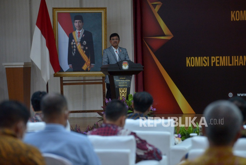 Menkominfo Johnny G Plate mengatakan pernyataan Presiden Joko Widodo soal pemimpin berambut putih merupakan upaya menurunkan ketegangan di politik.