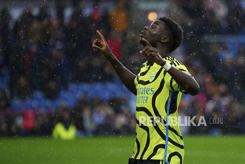 Bukayo Saka merayakan gol ketiga timnya saat Arsenal jumpa Burnley. 