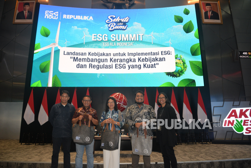 Kegiatan ESG Summit yang digelar Republika, di gedung Bursa Efek Indonesia, Jakarta, Kamis (12/9/2024. 