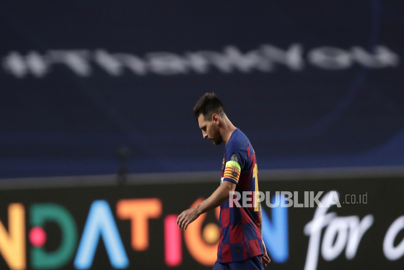 Kapten Barcelona Lionel Messi dalam pertandingan melawan Bayern Muenchen.