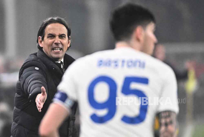  Inter Milan’s head coach Simone Inzaghi reacts during the Italian Serie A soccer match Genoa CFC vs Fc Inter at Luigi Ferraris stadium in Genoa, Italy, 29 December 2023. 