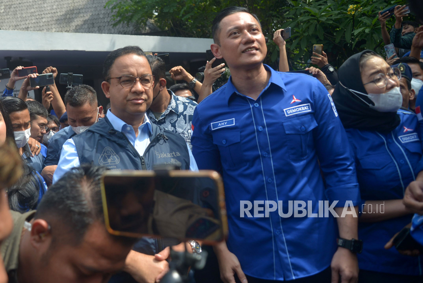 Gubernur DKI Jakarta Anies Baswedan bersama Ketua Umum Partai Demokrat Agus Harimurti Yudhoyono  (ilustrasi)