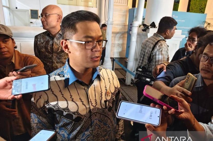 Menlu: 15 WNI di Iran siap dievakuasi via Azerbaijan.