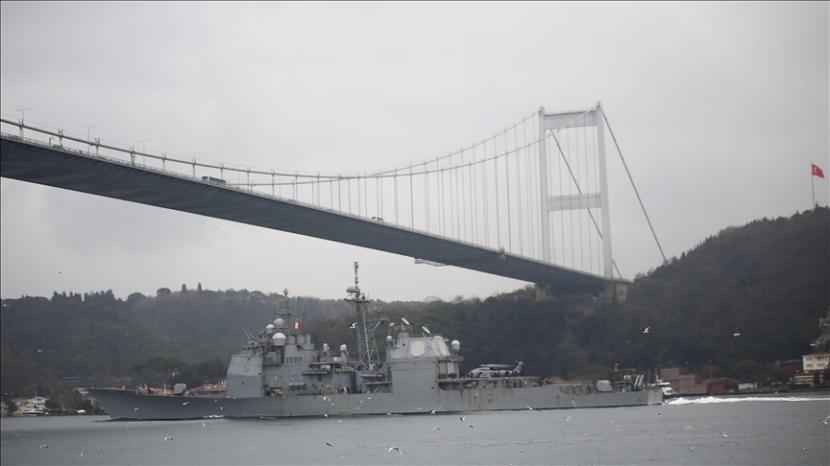 Amerika Serikat (AS) memberikan pemberitahuan diplomatik kepada Turki untuk mengirim dua kapal perangnya ke Laut Hitam melalui selat Bosphorus dan Dardanelles di Turki, menurut sumber diplomatik Turki pada Jumat (9/4).