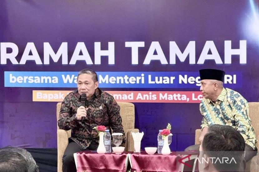 Wamenlu: Saatnya Indonesia fokus investasi ke negara-negara Islam.