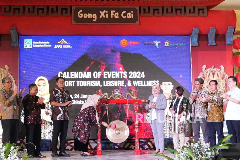 Bupati Sleman Kustini Sri Purnomo saat peluncuran Calendar Of Event 2024 Kabupaten Sleman di Sleman City Hall, DIY, Rabu (24/1/2024). 