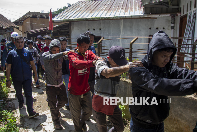Puluhan Warga Terjaring Razia Narkoba di Batam