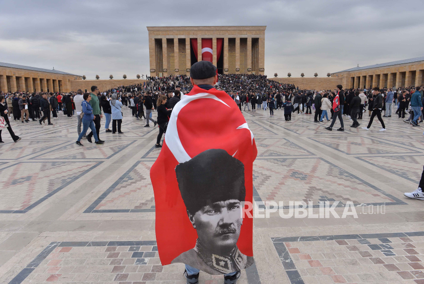 Mustafa Kemal Atatürk dan Mitos Azab Instan: Catatan dari Sebuah Kunjungan