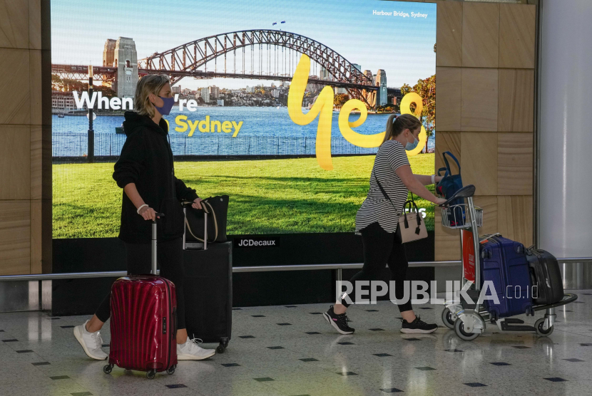 Bandara Sydney, Australia. WHO menyebut pembatasan perjalanan yang diberlakukan oleh beberapa negara dapat mengulur waktu ledakan kasus Covid-19 terkait varian omicron.