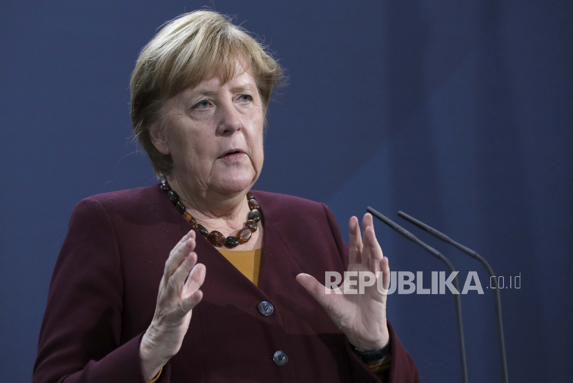 Kanselir Jerman Angela Merkel berpidato di depan media di Berlin, Jerman, Kamis, 19 November 2020 menyusul pertemuan virtual dewan Eropa.