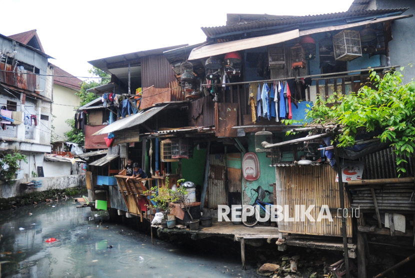 BPS Provinsi Jawa Barat mengungkapkan bahwa kesenjangan pengeluaran penduduk atau gini ratio antara penduduk miskin dan kaya di Jawa Barat tergolong tinggi. (ilustrasi)