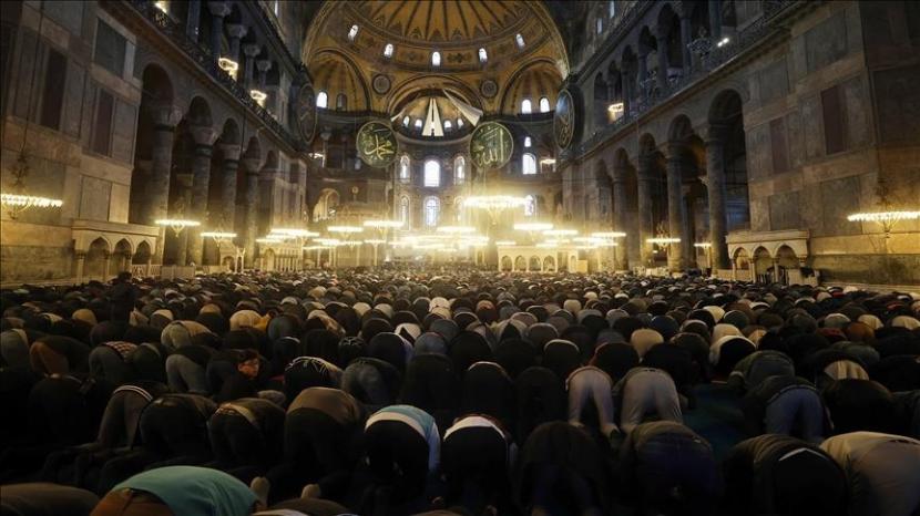 Sholat Idul Fitri di Hagia Sophia