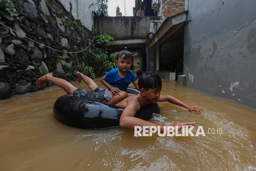 Banjir Masih Genangi 30 RT di Jakarta