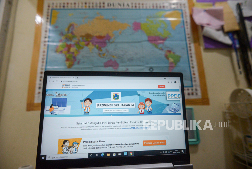 PPDB untuk SD di Kota Padang Dimulai. Foto:   Ilustrasi Penerimaan Peserta Didik Baru (PPDB) Online