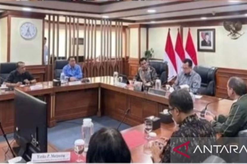 Sumbawa dorong hilirisasi garam untuk perkuat pasokan nasional.