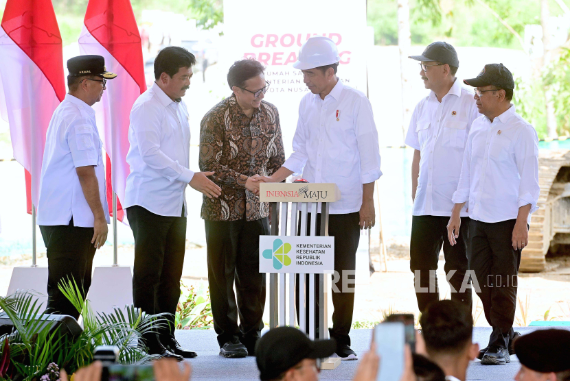 Presiden Joko Widodo (Jokowi) melakukan groundbreaking Rumah Sakit Umum Pusat di Ibu Kota Nusantara (IKN), Penajam Paser Utara, Rabu (20/12/2023).