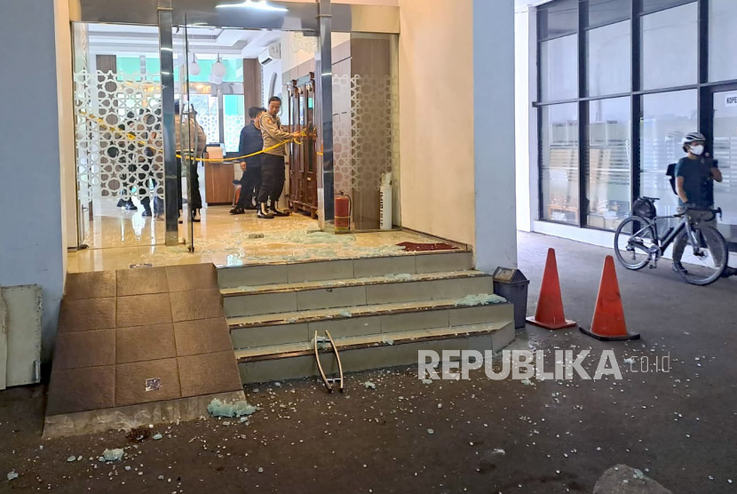 Kondisi kantor pusat Majelis Ulama Indonesia (MUI) di Jalan Proklamasi, Jakarta, setelah kejadian penembakan, Selasa (2/5/2023) siang.