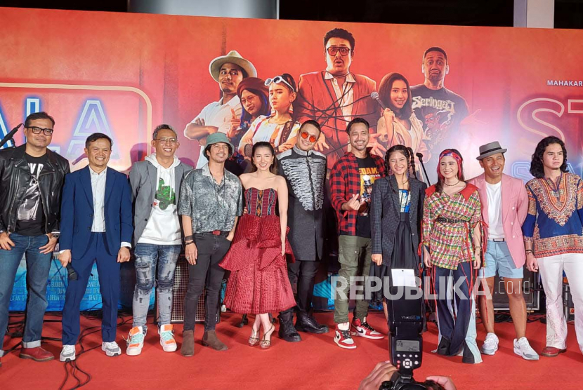 Mahakarya Pictures merilis film drama komedi, Star Syndrome yang tayang di bioskop Indonesia mulai 8 Juni 2023 mendatang.