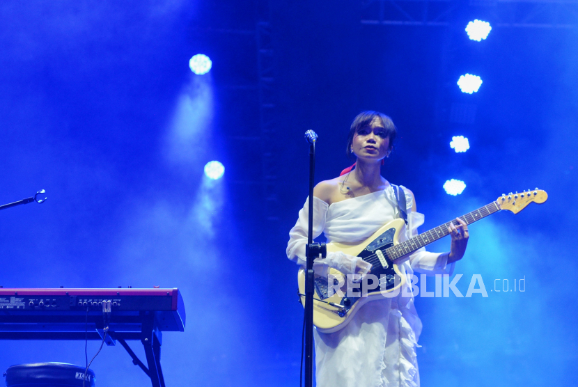 Vokalis Reality Club, Fathia Izzati. Fathia menyerukan kepada publik untuk tidak lagi diam melihat penderitaan warga Palestina akibat agresi Israel.