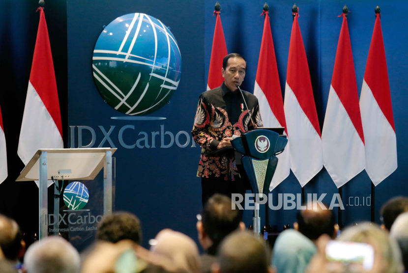 Indonesian President Joko Widodo gives an address during the opening ceremony of Indonesia Carbon Exchange in Jakarta, Indonesia, 26 September 2023. President Widodo inaugurated the Indonesian Carbon Exchange held by Indonesia Stock Exchange, marking a historic point for Indonesia in overcoming climate change.  