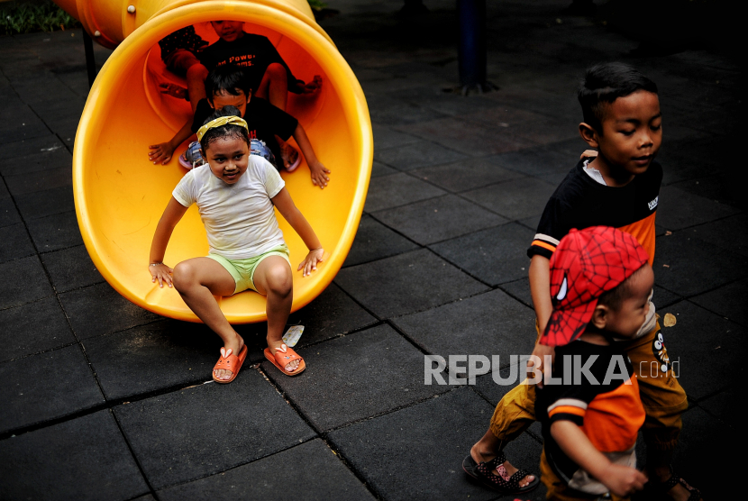 Anak bermain di Taman Puring, Jakarta Selatan. ilustrasi