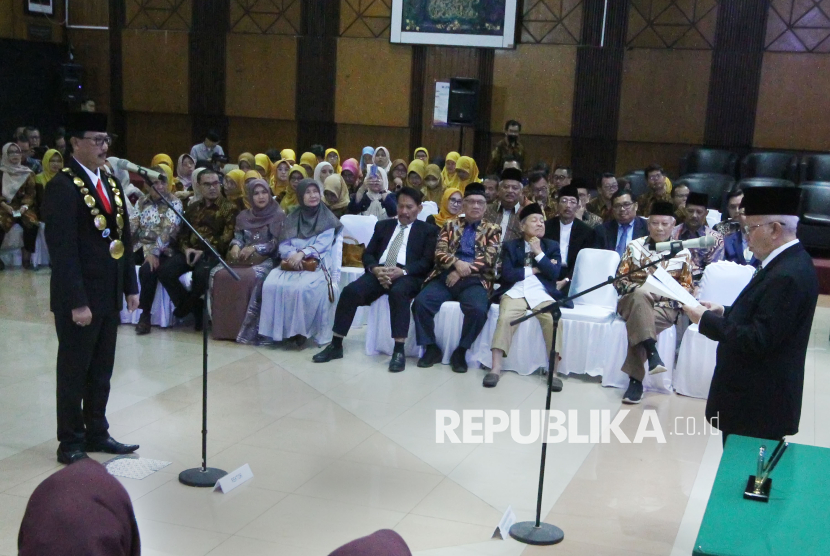 Pelantikan Prof Harits Nu'man menjadi Rektor Unisba