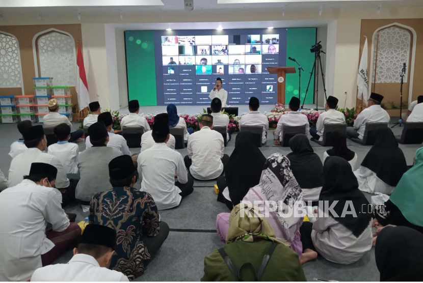Baznas RI menggelar Tarhib Ramadhan 1444 H dengan meluncurkan Program Menulis Alquran di kantor Baznas RI, Jakarta, Jumat (10/3/2023). Ramadhan Tahun Ini, Baznas Pusat Targetkan Himpun Zakat Rp 301 Miliar