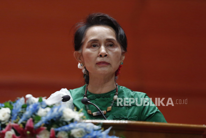Dewan Keamanan Perserikatan Bangsa-Bangsa (DK PBB) mendesak junta militer yang berkuasa di Myanmar untuk membebaskan semua tahanan politik, termasuk Penasihat Negara Aung San Suu Kyi