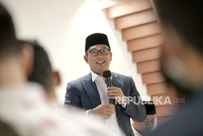 Gubernur Jawa Barat Ridwan Kamil dan Wagub Jabar Uu Ruzhanul Ulum menghadiri acara Silaturahmi Tokoh Masyarakat, Ulama dan Umara di Masjid Raya Al Jabar, Kota Bandung, Jumat (20/1/2023).