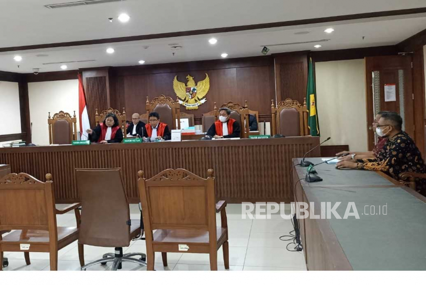 Suasana sidang perdana perkara gugatan Partai Berkarya terhadap KPU RI pada Senin (17/4/2023) di Pengadilan Negeri Jakarta Pusat. Dalam gugatan perdata tersebut, Partai Berkarya meminta supaya Pemilu 2024 ditunda. 