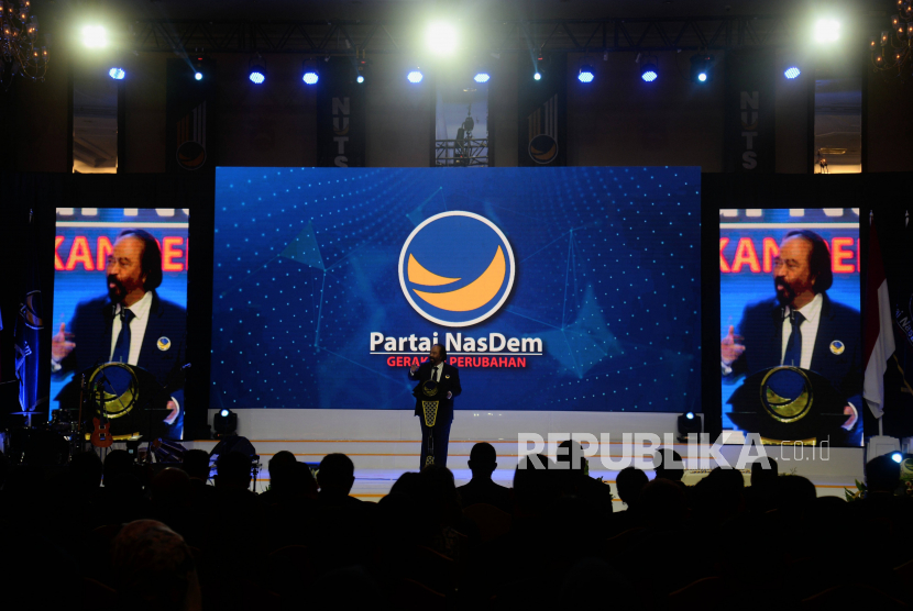 Ketua Umum Partai NasDem Surya Paloh menyampaikan pidato politik pada Puncak Perayaan HUT ke-11 NasDem di Jakarta Convention Center, Jakarta, Jumat (11/11/2022). Partai NasDem merayakan HUT ke-11 bertajuk It