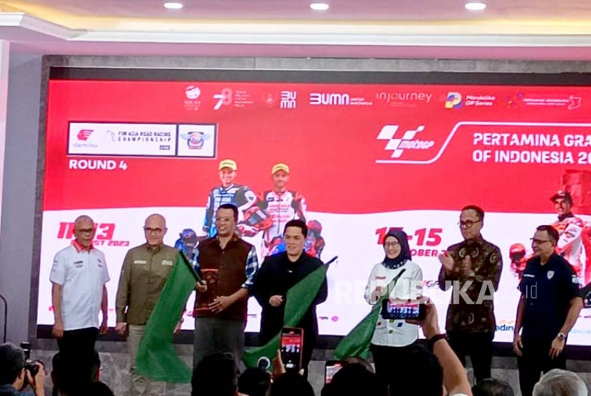Menteri BUMN Erick Thohir, MGPA dan ITDC dalam Media Briefing ARRC & MotoGP 2023, di Gedung BUMN, Jakarta, Kamis (13/7/2023). 